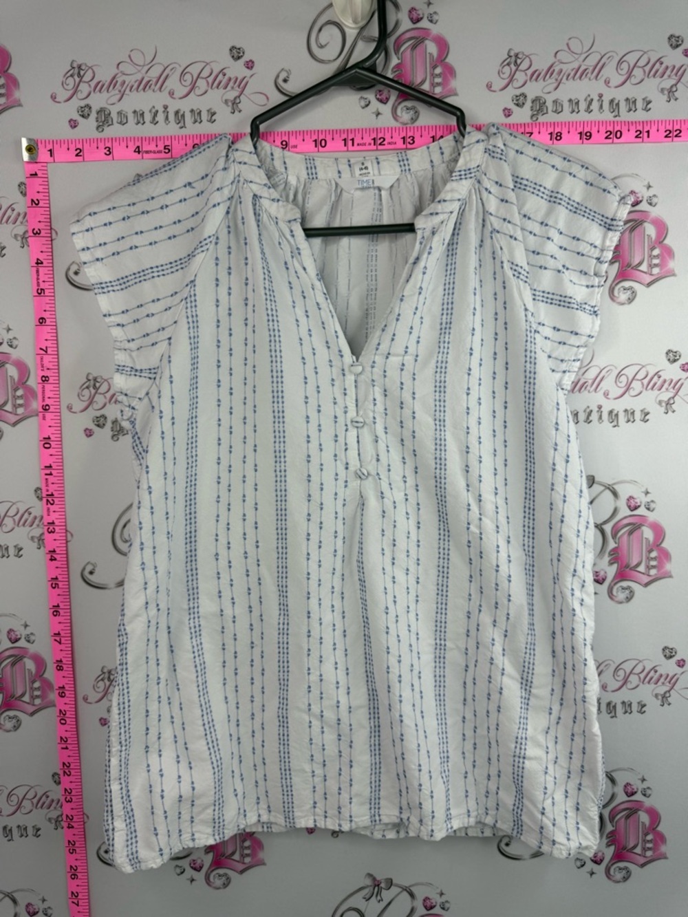 Time and Tru blouse shirt White Short-Sleeve V-Neck Blouse with Blue Stripe
